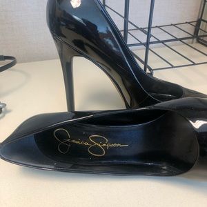 Jessica Simpson new black pumps